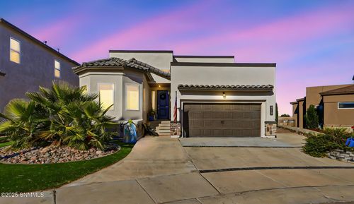 576 La Entrada Cir, Sunland Park, NM, 88063-9633 | Card Image