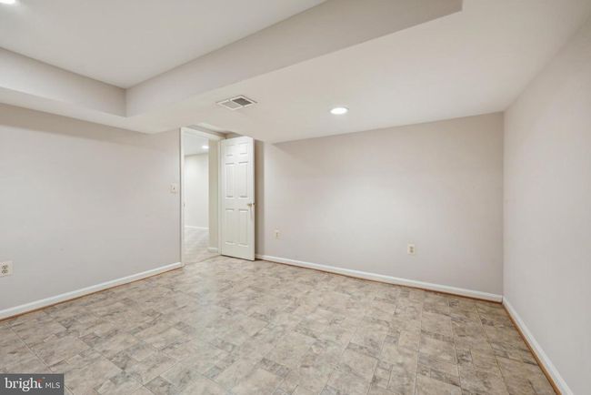 2912 Oakton Ridge Cir, House other with 5 bedrooms, 4 bathrooms and null parking in OAKTON VA | Image 48