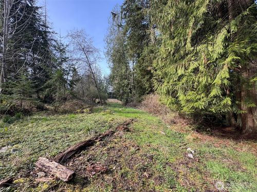 2211 E Lindberg Rd, Port Angeles, WA, 98362-8611 | Card Image