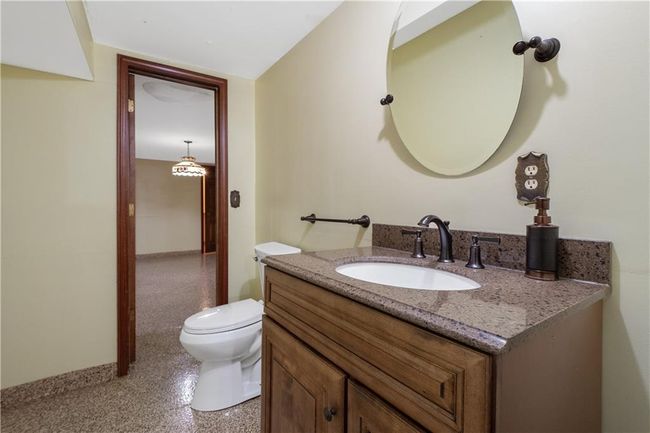 1150 Ne Colbern Rd, House other with 4 bedrooms, 5 bathrooms and null parking in Lee's Summit MO | Image 34