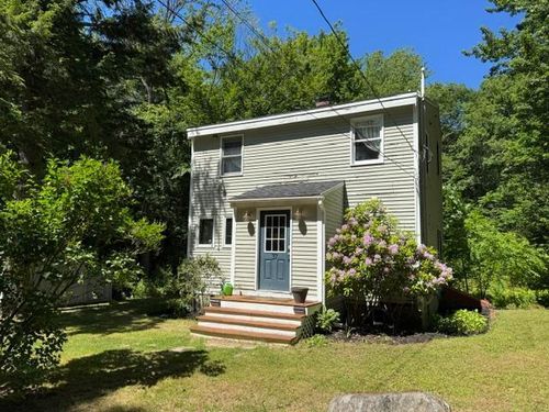 37 Pleasant Valley Rd, Cumberland, ME, 04021-3310 | Card Image
