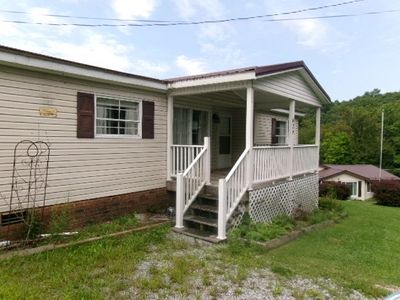 629 Freedom Rd, Home with 3 bedrooms, 2 bathrooms and null parking in Rock WV | Image 3