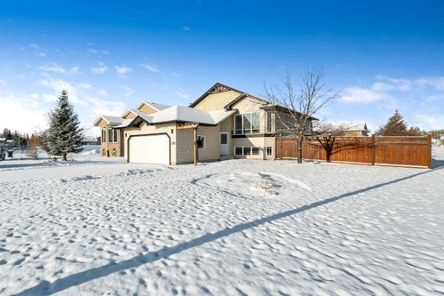 1112 2nd St Ne, Sundre, AB, T0M1X0 | Card Image