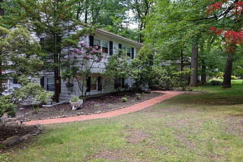21 Edgebrook Ln, Airmont, NY, 10952-4713 | Card Image
