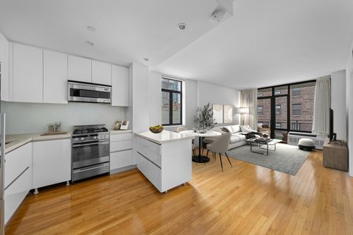 8d-148 E 24th St, New York, NY, 10010-3753 | Card Image
