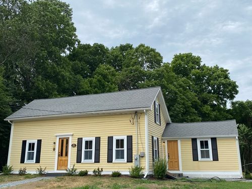 11 Cross St, Southborough, MA, 01772-1203 | Card Image