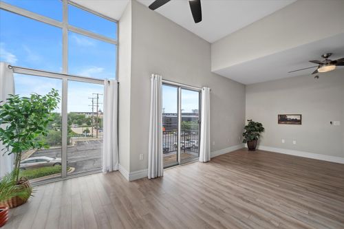 2121 S Kinnickinnic Ave, MILWAUKEE, WI, 53207-1364 | Card Image