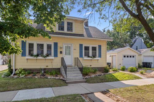 621 20th St S, La Crosse, WI, 54601-5062 | Card Image
