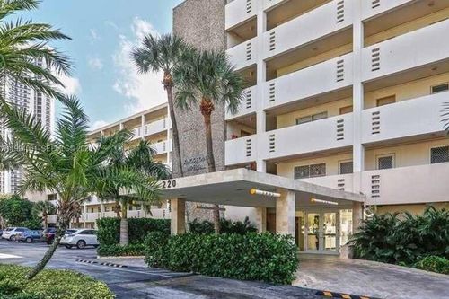 509-220 Kings Point Dr, Sunny Isles Beach, FL, 33160-5310 | Card Image