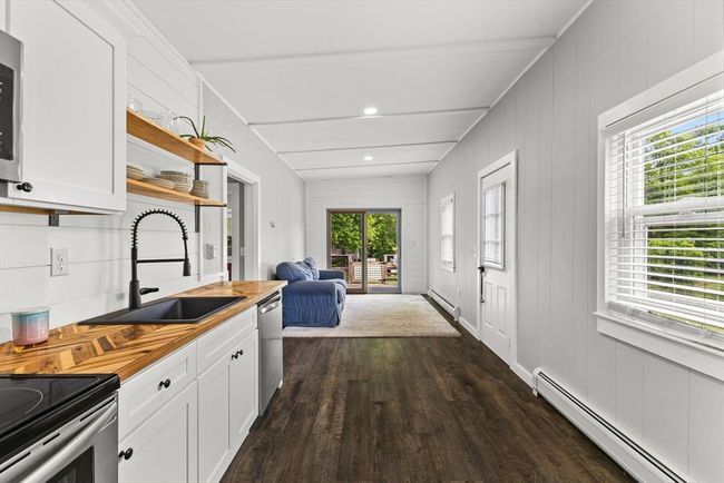 301 County Rd, House other with 1 bedrooms, 1 bathrooms and 6 parking in Marion MA | Image 20