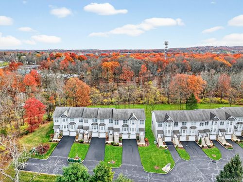 9 Doe Trl, Wappingers Falls, NY, 12590-3179 | Card Image