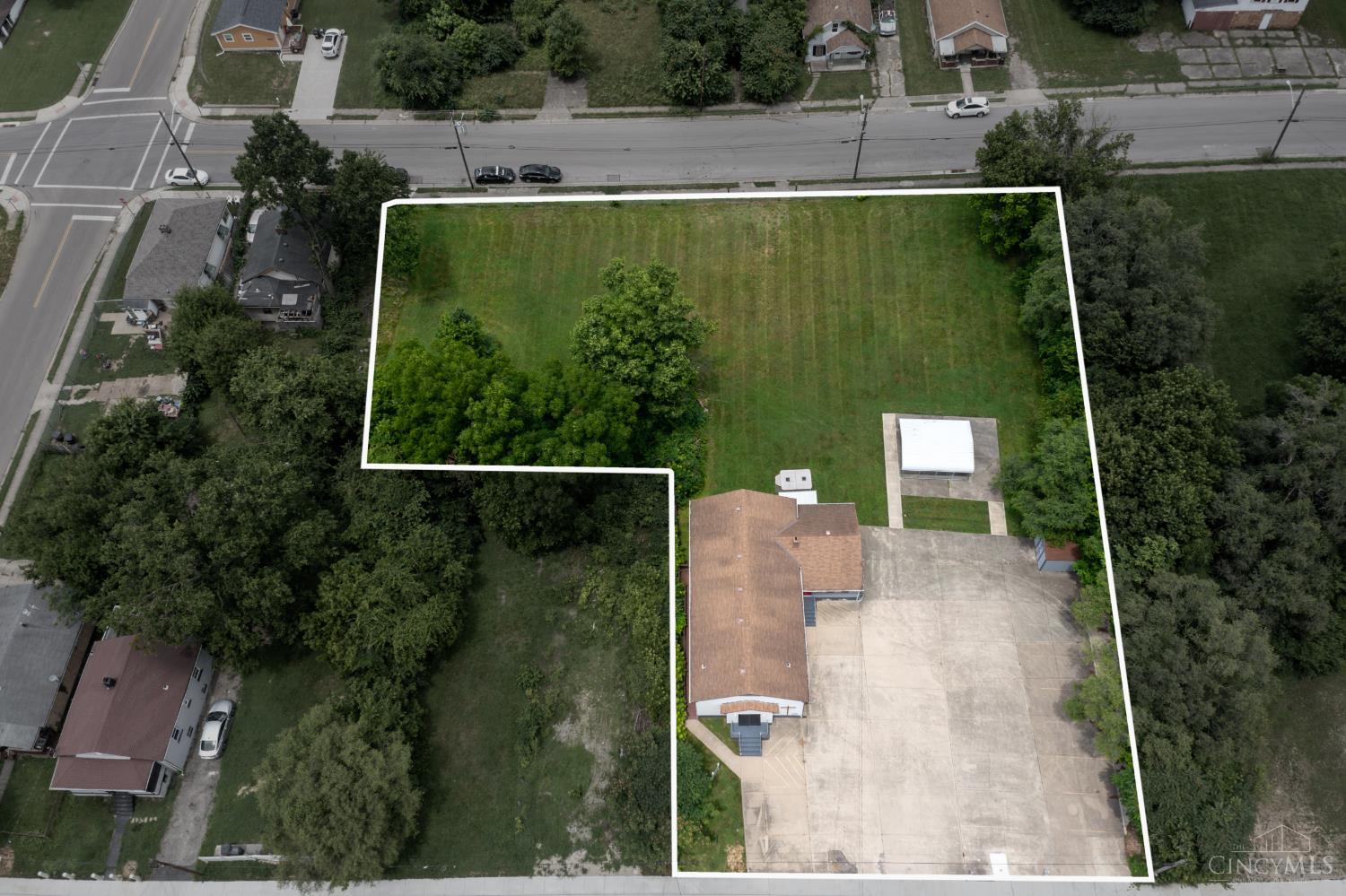 Commercial Sale in Lincoln Heights 4