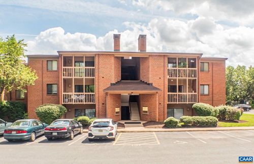 1-141 Green Turtle Ln, CHARLOTTESVILLE, VA, 22901-2372 | Card Image