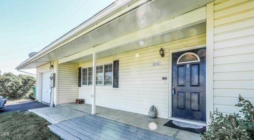 10756 Preddy Ave, Klamath Falls, OR, 97603-9586 | Card Image