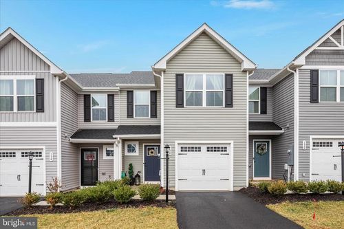 130 Calais Pl, HEDGESVILLE, WV, 25427-7762 | Card Image