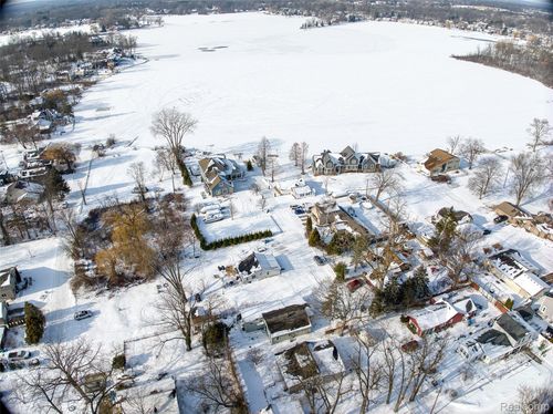 321 Longspur Ln, Commerce Twp, MI, 48382-4045 | Card Image