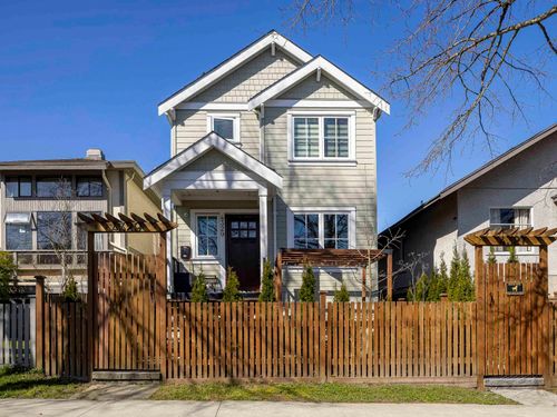 4327 Perry St, Vancouver, BC, V5N3X6 | Card Image