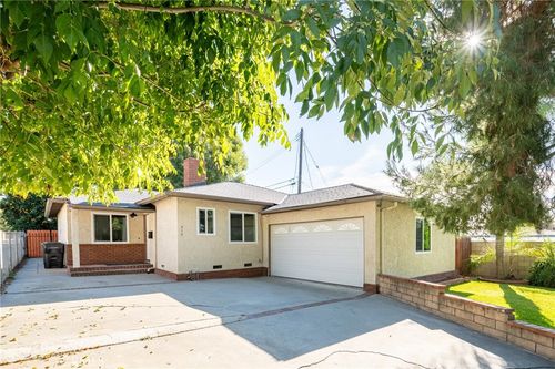 516 N Pennsylvania Ave, Glendora, CA, 91741-2039 | Card Image