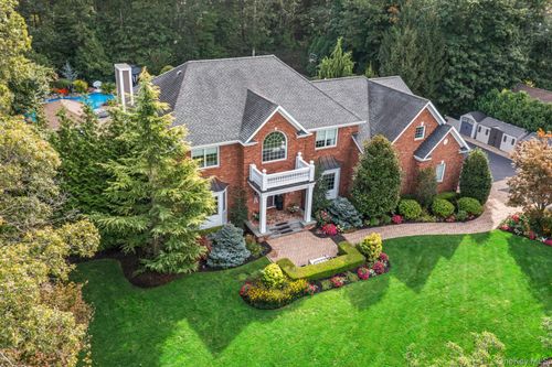87 Mayfair Rd, Nesconset, NY, 11767-2608 | Card Image