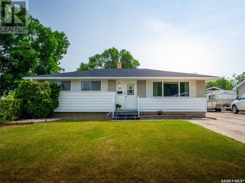 37 Lorimer Cres, Regina, SK, S4R3X9 | Card Image