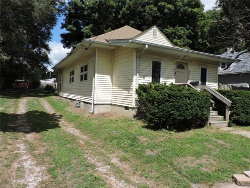 203 Whittier St, Georgetown, IL, 61846-1653 | Card Image