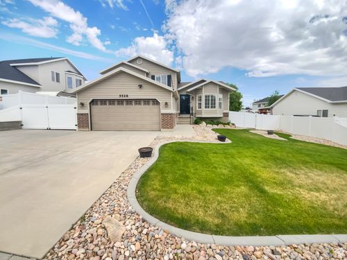 5528 W Ridge Stone Dr, Salt Lake City, UT, 84118-9276 | Card Image