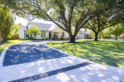 1311 El Patio Dr, Dallas, TX, 75218-3210 | Card Image