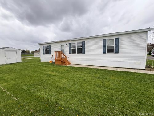 3621 Hawthorne St, Clarkston, MI, 48348-1347 | Card Image