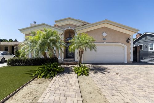 14930 Hartland St, Van Nuys, CA, 91405-4318 | Card Image