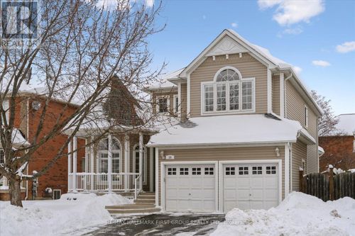 19 Elder Cres, Whitby, ON, L1M2H6 | Card Image