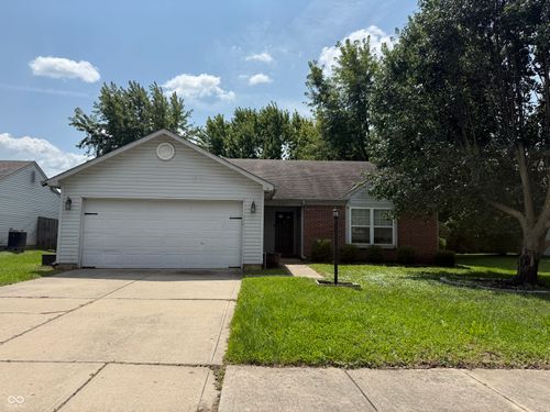 4651 Walker St, Greenwood, IN, 46143-8162 | Card Image
