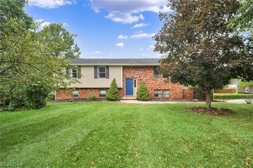 2190 Waterbury Dr, Uniontown, OH, 44685-9793 | Card Image