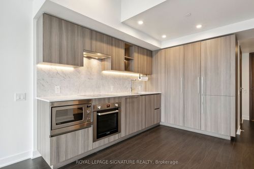 3001-19 Bathurst St, Toronto, ON, M5V0N2 | Card Image