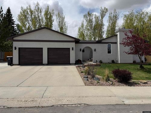 725 Ironwood St, Green River, WY, 82935-4703 | Card Image