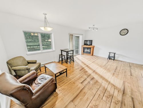 208-1411 Portage Rd, Pemberton, BC, V0N2L1 | Card Image