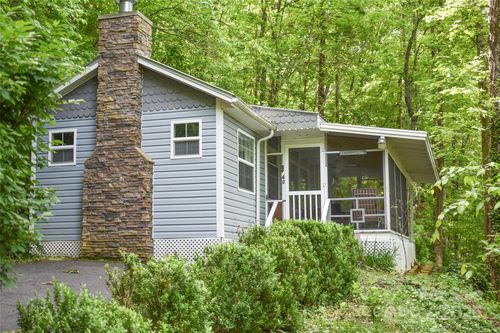 40 Bear Cove Cir, Bryson City, NC, 28713-6624 | Card Image