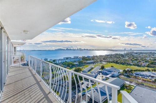 2203-7601 E Treasure Dr, North Bay Village, FL, 33141-4391 | Card Image