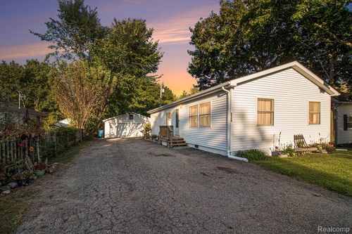 336 Raven St, Lapeer, MI, 48446-2393 | Card Image