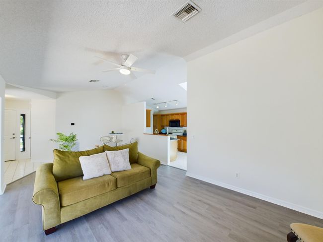6256 - 6256 Mirror Lake Ct, Condo with 2 bedrooms, 2 bathrooms and null parking in Sebastian FL | Image 8