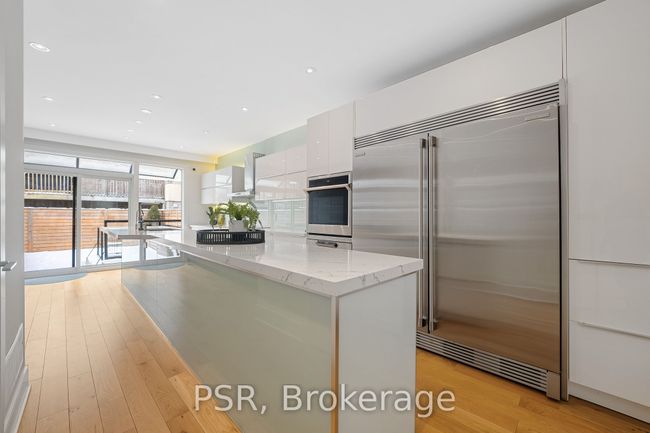184 Strachan Ave, House attached with 5 bedrooms, 5 bathrooms and 1 parking in Toronto ON | Image 11