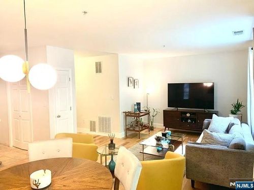 57 Mountainview Ct, Riverdale, NJ, 07457-1057 | Card Image