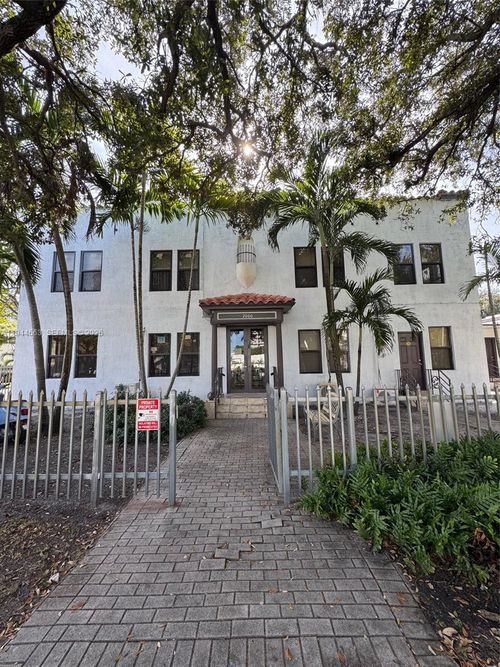 apt-11-2000 Monroe St, Hollywood, FL, 33020-7826 | Card Image