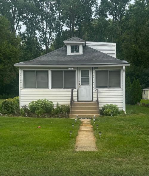 1304 Lucille Ave, Twin Lakes, WI, 53181-9767 | Card Image