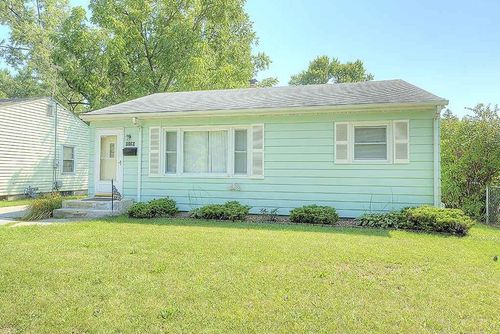 1720 Paradise Blvd, Rockford, IL, 61103-3756 | Card Image
