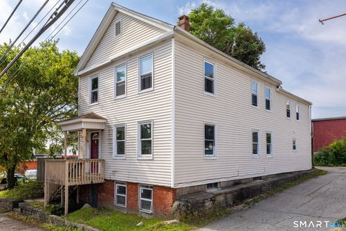 14 Blackhall St, New London, CT, 06320-5016 | Card Image