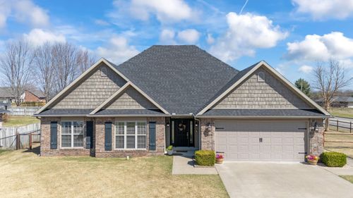 903 E 10th Street, Grove, OK, 74344 | Card Image
