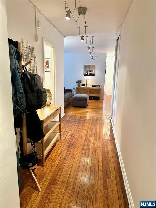 401 Park Pl, Fort Lee, NJ, 07024-3731 | Card Image