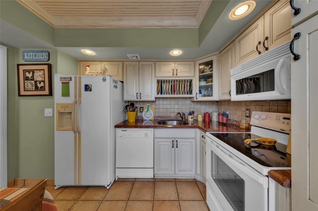 APT-405 - 3050 Ne 48 Th Ct, Condo with 2 bedrooms, 2 bathrooms and null parking in Lighthouse Point FL | Image 19
