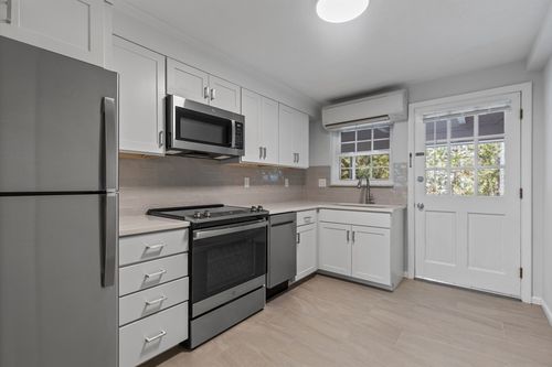 1-407 Washington St, Westwood, MA, 02090-1808 | Card Image
