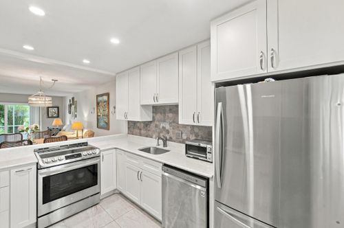 193 Lake Evelyn Dr, West Palm Beach, FL, 33411-4135 | Card Image